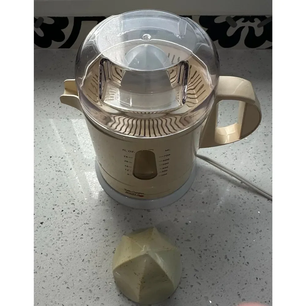 Vintage BETTY CROCKER ELECTRIC CITRUS JUICER Model BC-1473 24 OZS. AUTO REVERSE